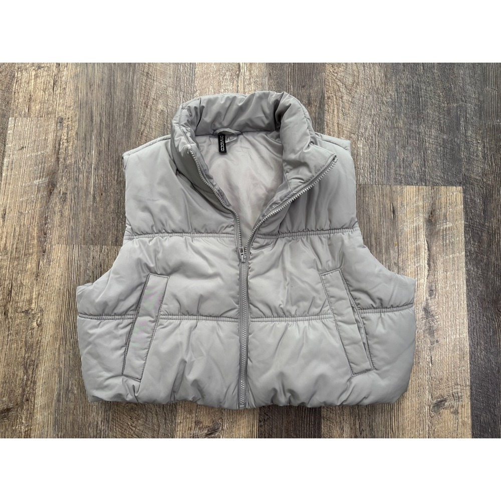 H&M Divided Gray Puffer Vest Sleeveless Quilted Zip Up Jacket Large 1161619-8